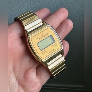 Time design vintage gold watch